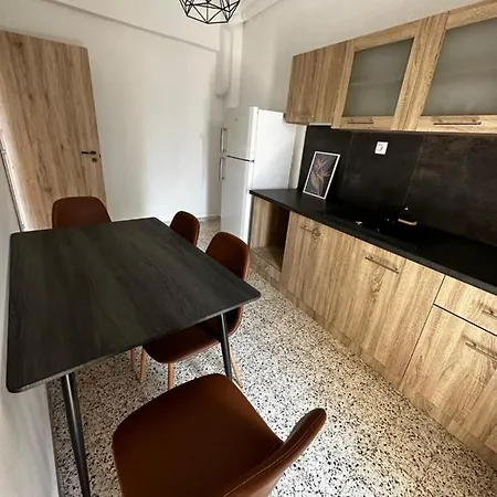 Sunflower Apartment *